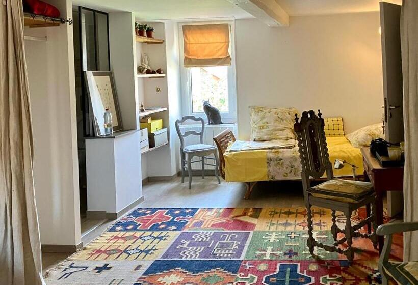 پانسیون Zotheca