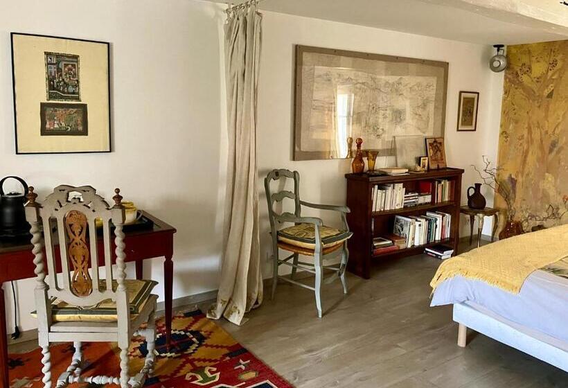 پانسیون Zotheca