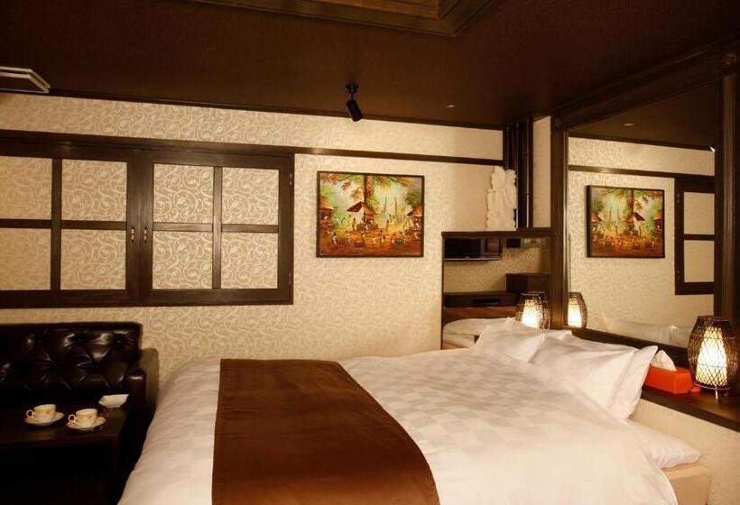 בית מלון כפרי K S Aba Adult Only