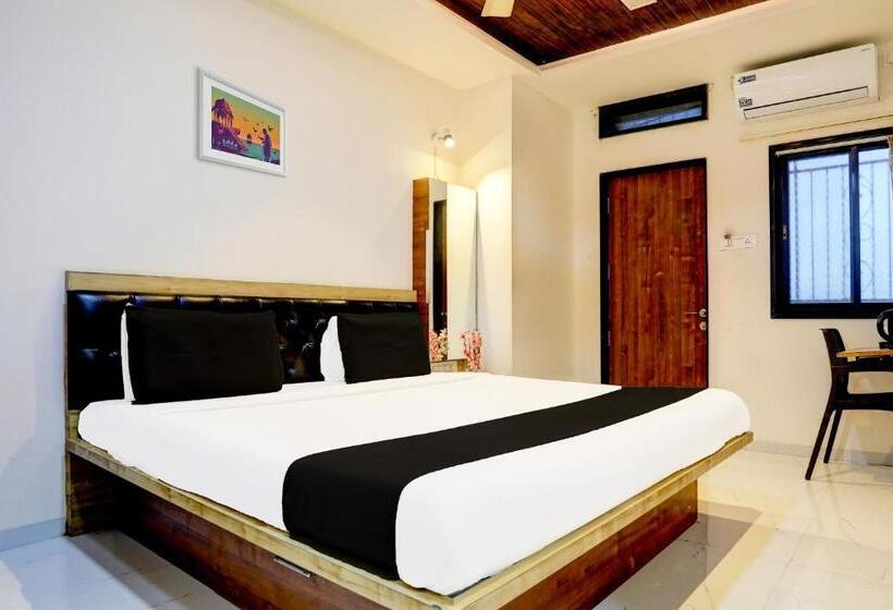 호텔 Oyo Aamrai Resort