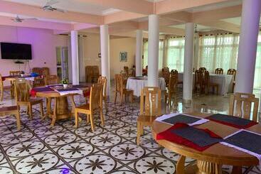 هتل Tongor Royal Resort