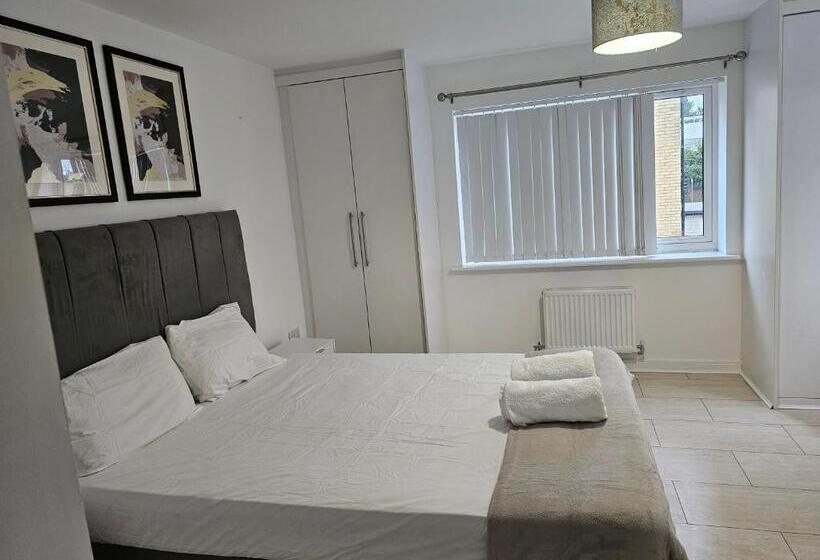 پانسیون Fabulous Guest House In Dartford