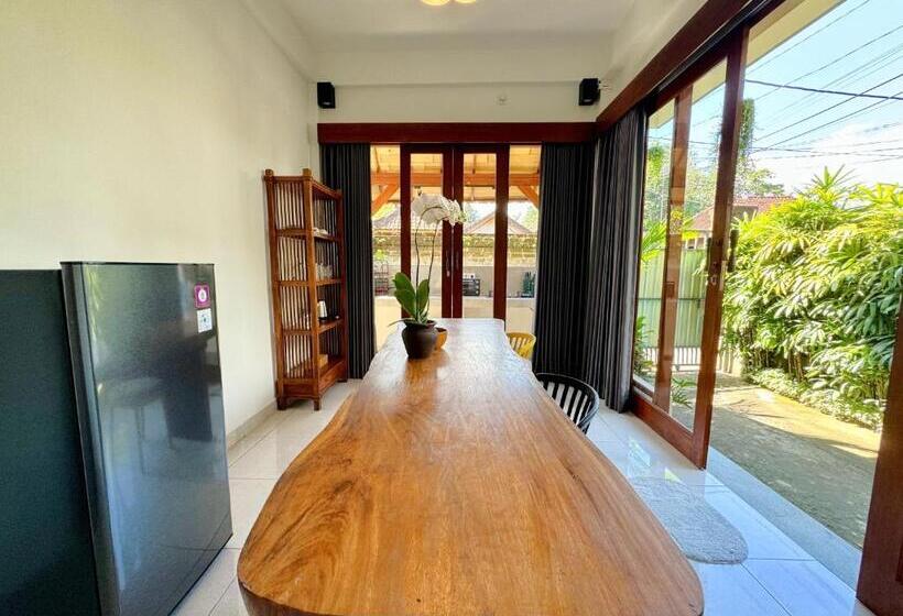 펜션 Pranawa Guest House