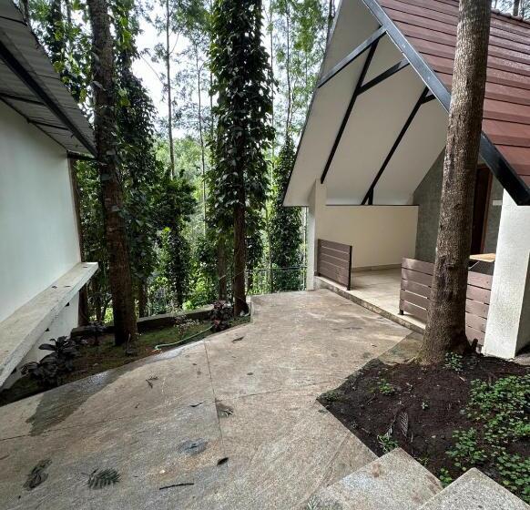 استراحتگاه 100 Oaks Estate