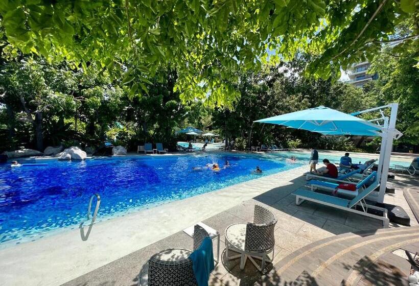 Tambuli Seaside Resort And Spa By Isla Stays 2