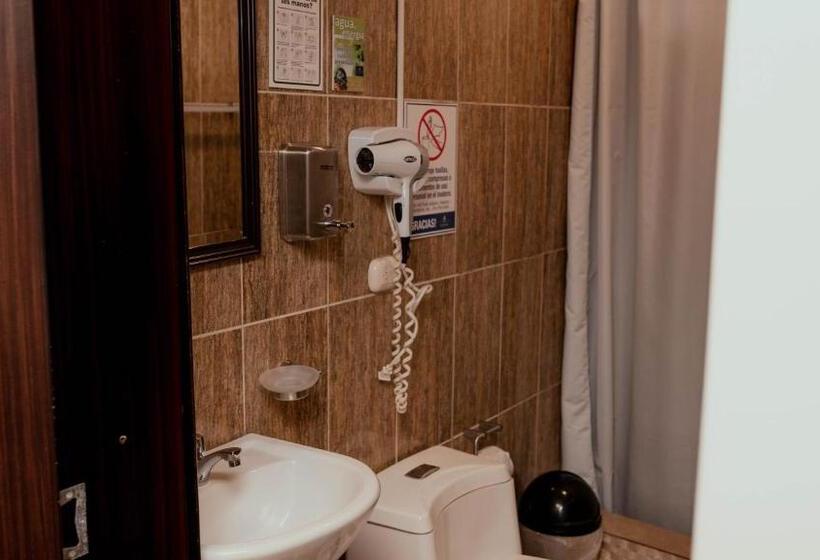 تختخواب و صبحانه La Farola