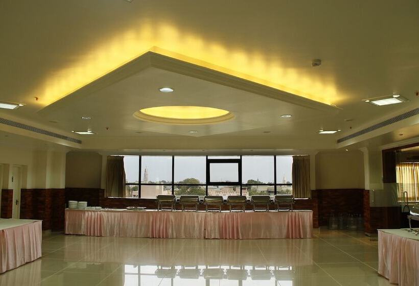 בית מלון כפרי Dsf Grand Plaza