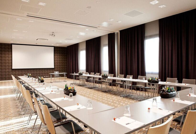 هتل Hampton By Hilton Aachen Tivoli