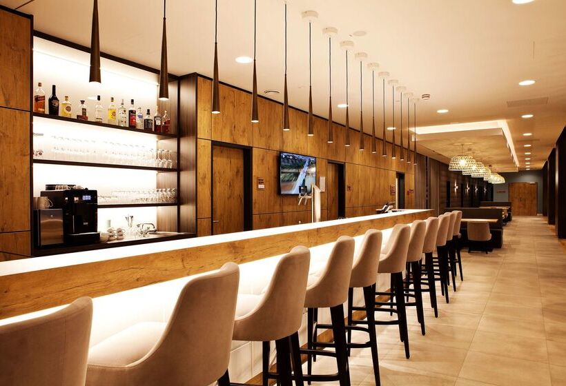 هتل Hampton By Hilton Aachen Tivoli