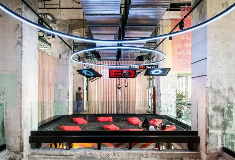 هتل The Social Hub Maastricht