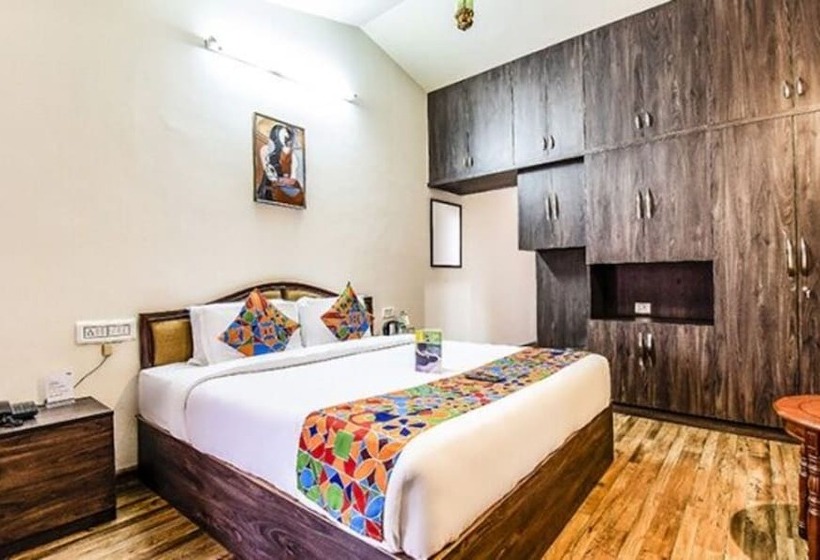 אתר נופש Fabescape St Clouds   Government Botanical Garden   500m