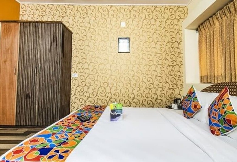 אתר נופש Fabescape St Clouds   Government Botanical Garden   500m