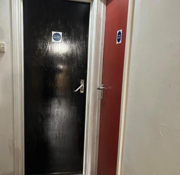 تختخواب و صبحانه 34 New Street