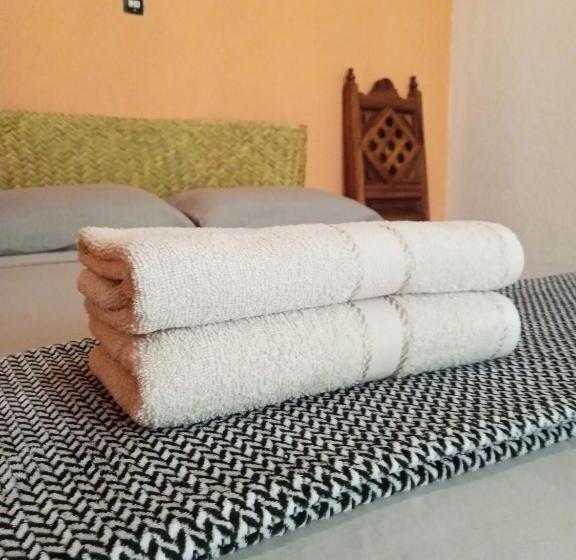 هتل Hostel Paricutín