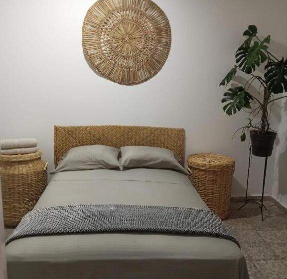 هتل Hostel Paricutín