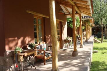 هتل Natural Human Boutique Sanctuary   Sacred Valley Peru