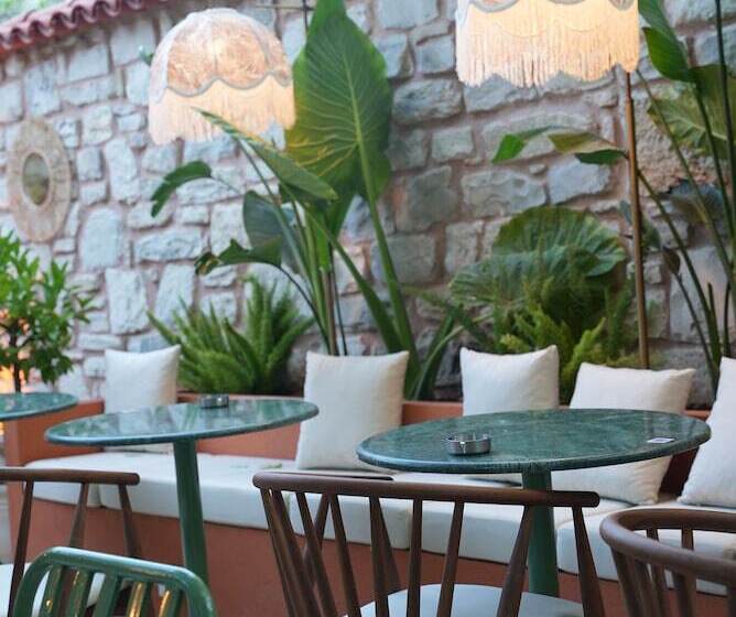 هتل Pietra Social House
