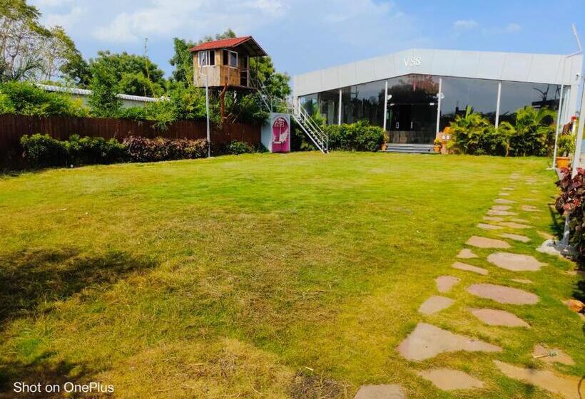ホテル Vss Lawns & Resorts Llp