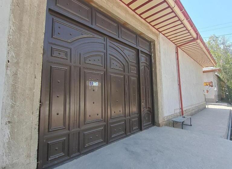 פנסיון Grand House Hostel