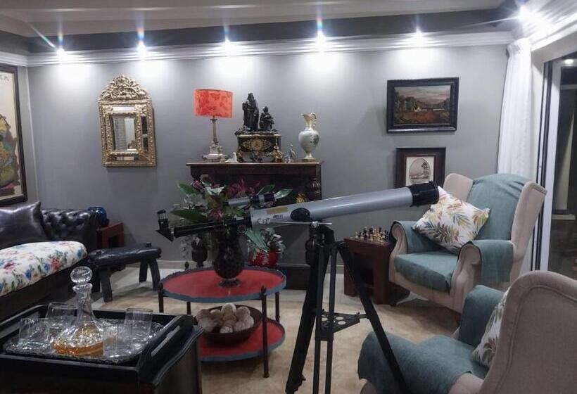 پانسیون The Lion Room At Frederick S Place