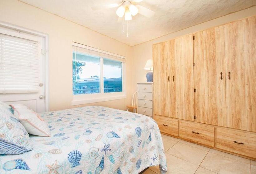 Tropic Terrace #41   Beachfront Resort