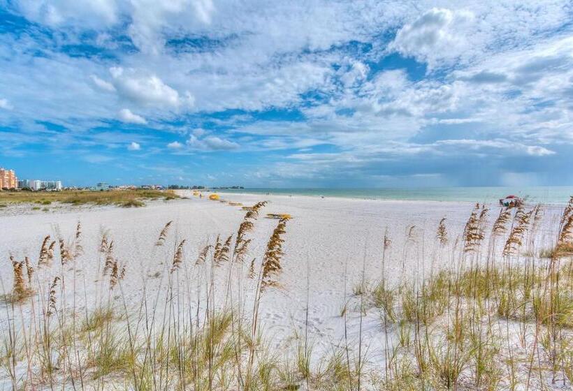 Tropic Terrace Suite #15   Beachfront Resort