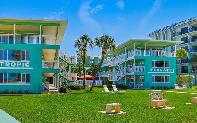 Tropic Terrace Suite #40   Beachfront Resort