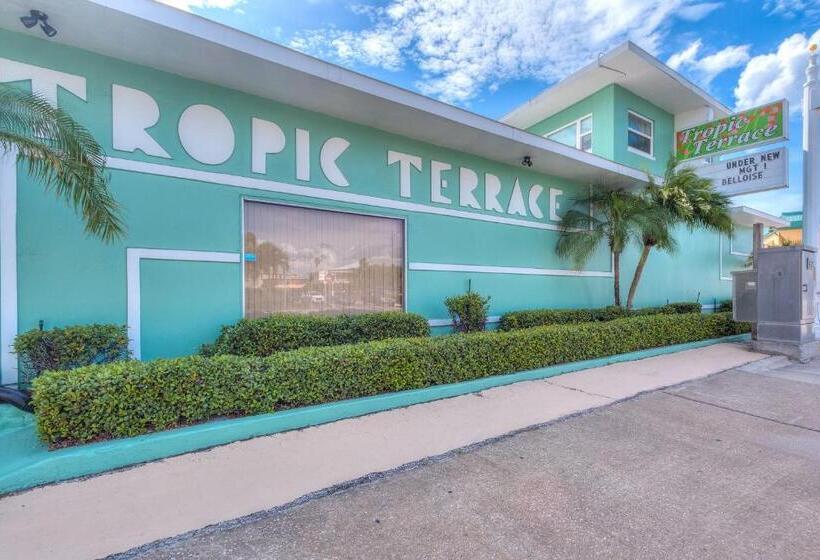 Tropic Terrace Suite #40   Beachfront Resort