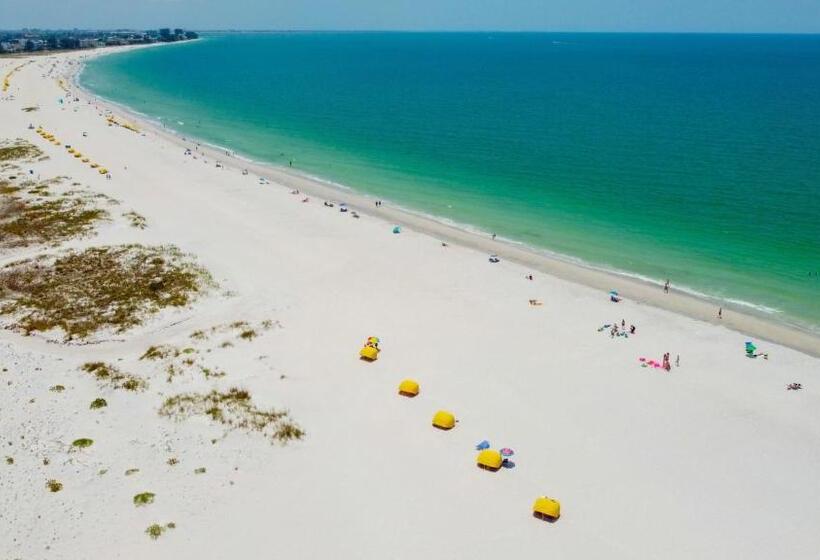 Tropic Terrace Suite #45   Beachfront Resort