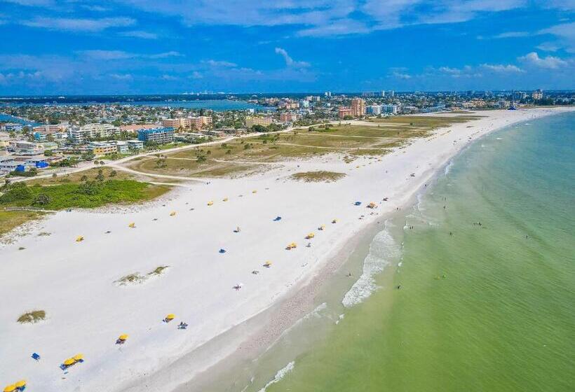 Tropic Terrace Suite #54   Beachfront Resort