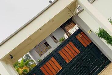 تختخواب و صبحانه Arusha Serene Mansion