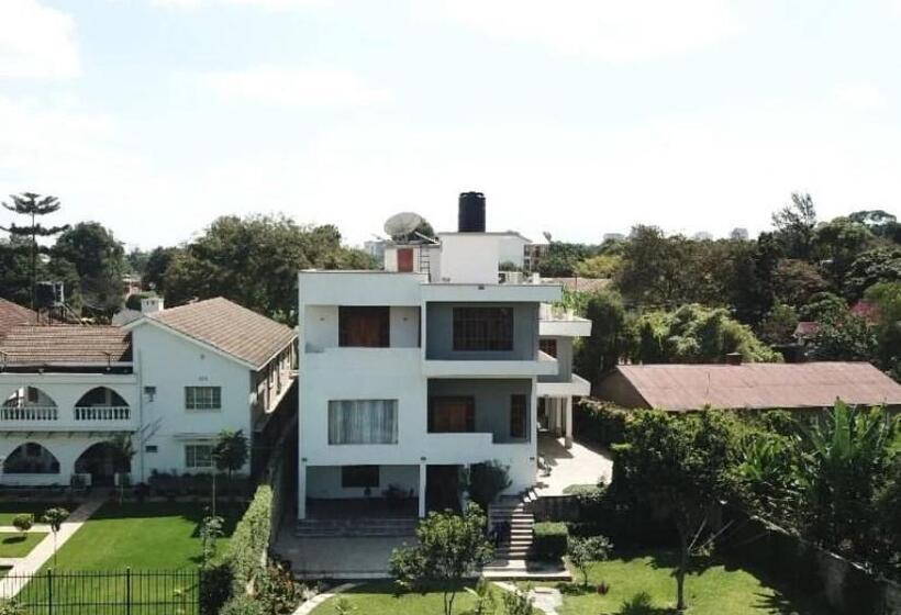 تختخواب و صبحانه Arusha Serene Mansion