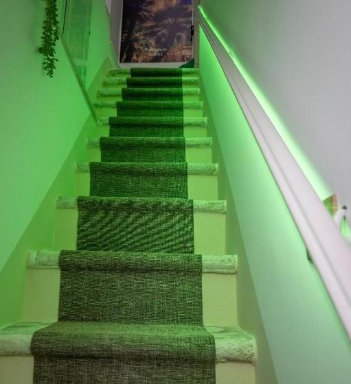 تختخواب و صبحانه Green House
