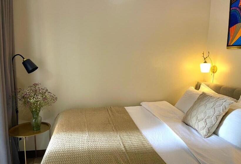 Executive Luxury 2br Condo Unit In Mckinley Hill Bgc Taguig