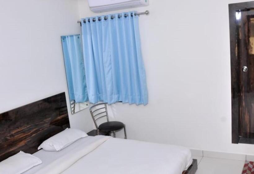 호텔 Radhe Palace Morbi