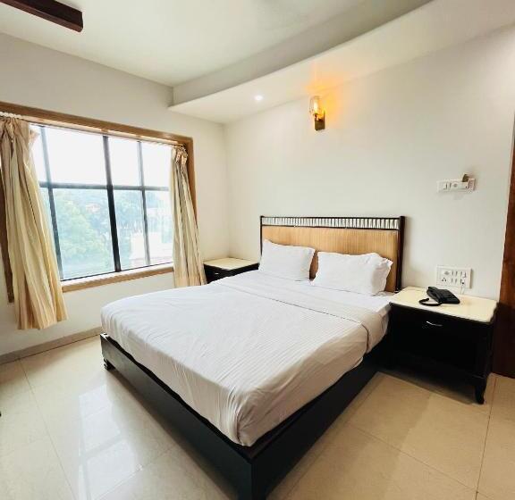 Metro Hotel Nathdwara , 500mtr 10min Walking From Shreenathji Temple