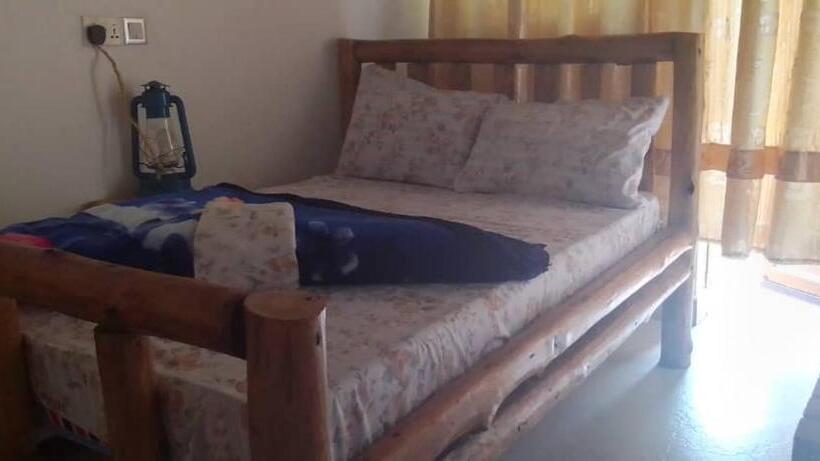 Nnalubaale Resort Cottages