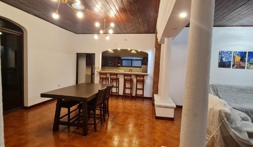 پانسیون Hostal Casa San Mateo