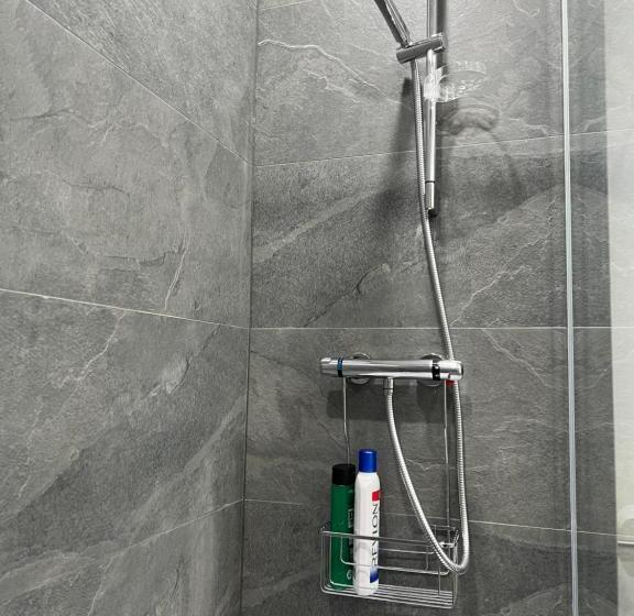 ペンション Kilnview Guesthouse Hanley & Staffordshire University