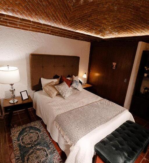 بنسيون La Casa De Las Poesías