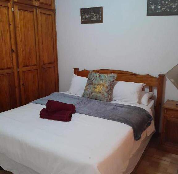 פנסיון Mantombi S Guest House