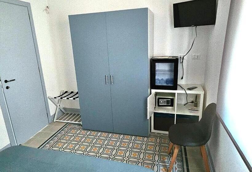 پانسیون Rosa Dei Venti Guest House