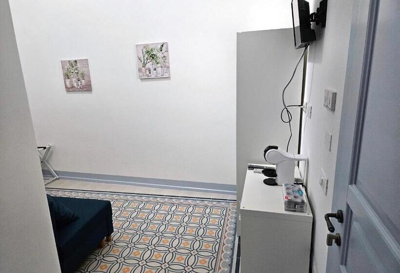 پانسیون Rosa Dei Venti Guest House