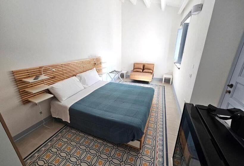 پانسیون Rosa Dei Venti Guest House