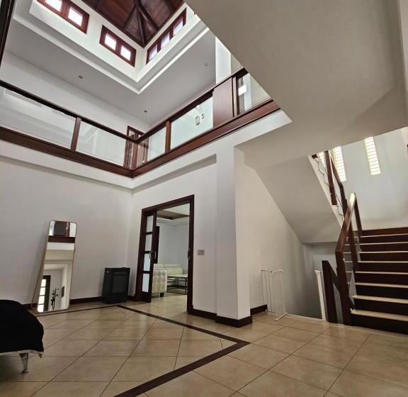 پانسیون Villa Anahera Rooms