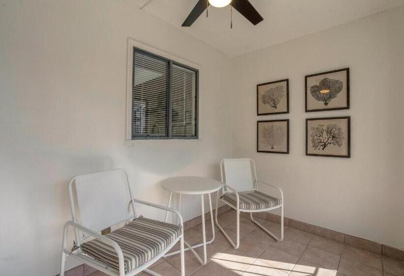 استراحتگاه Sugar Sand Sanctuary   Beach Condominium