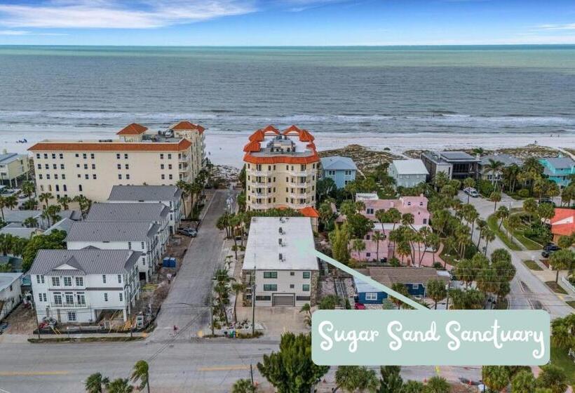 استراحتگاه Sugar Sand Sanctuary   Beach Condominium