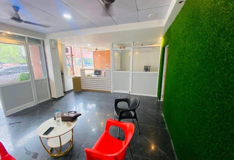 هتل Balaji Villa