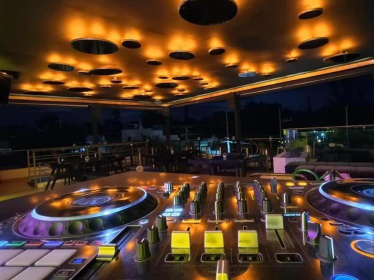 בית מלון כפרי Crown