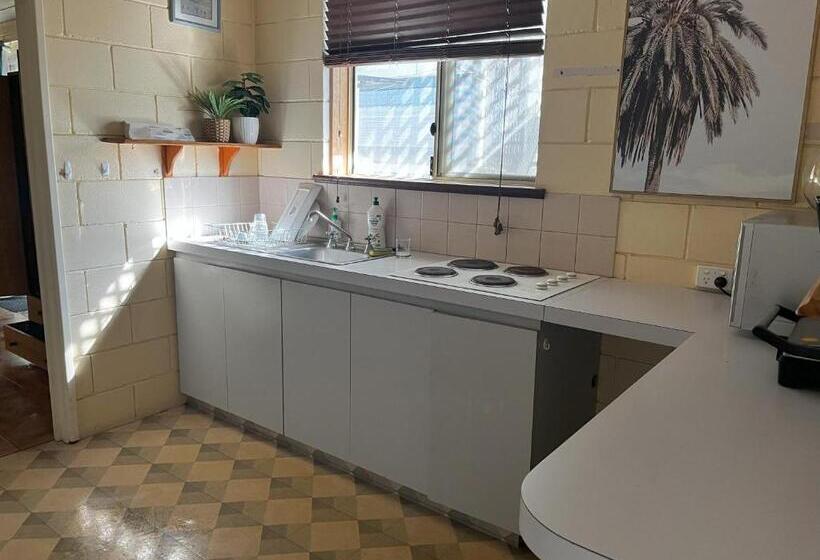 فندق Esperance Travellers Inn